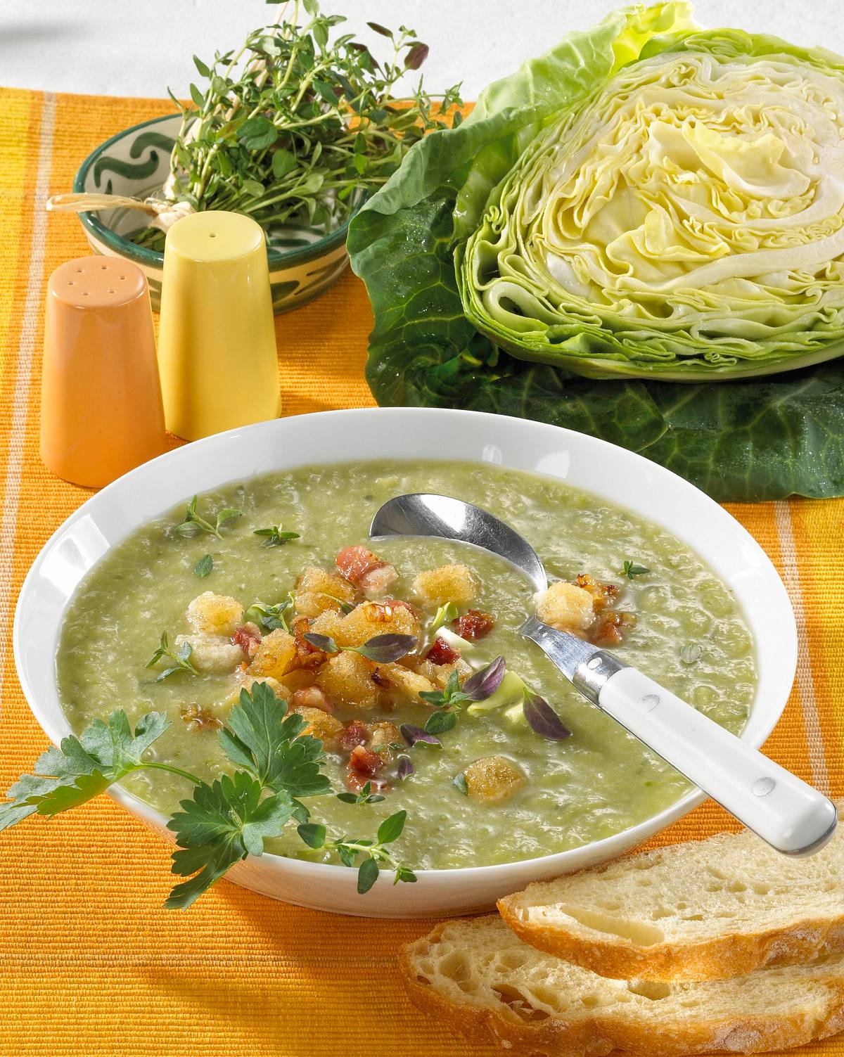 Spitzkohlsuppe Rezept