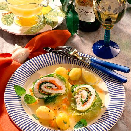 Spreewälder Kohlroulade mit Zanderfüllung und klar Rezept Spreewälder Kohlroulade mit Zanderfüllung und klar Rezept