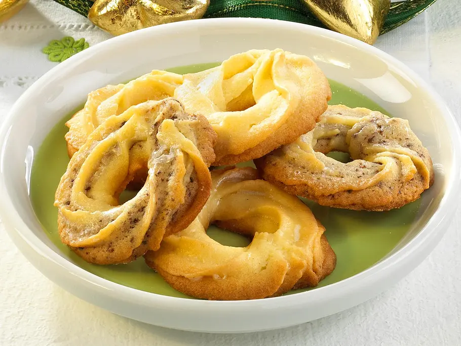 Spritzgebäck mit Nüssen Rezept
