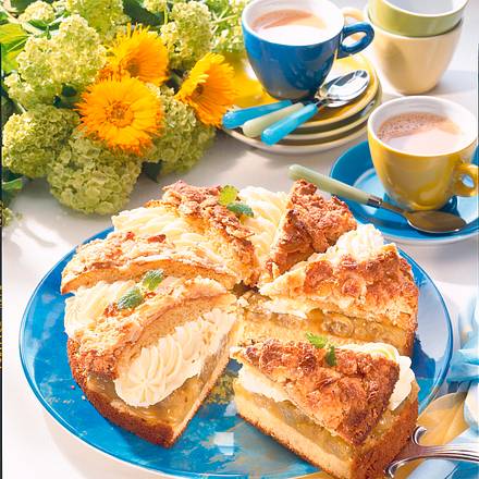 Stachelbeer-Bienenstich-Torte Rezept Stachelbeer-Bienenstich-Torte Rezept