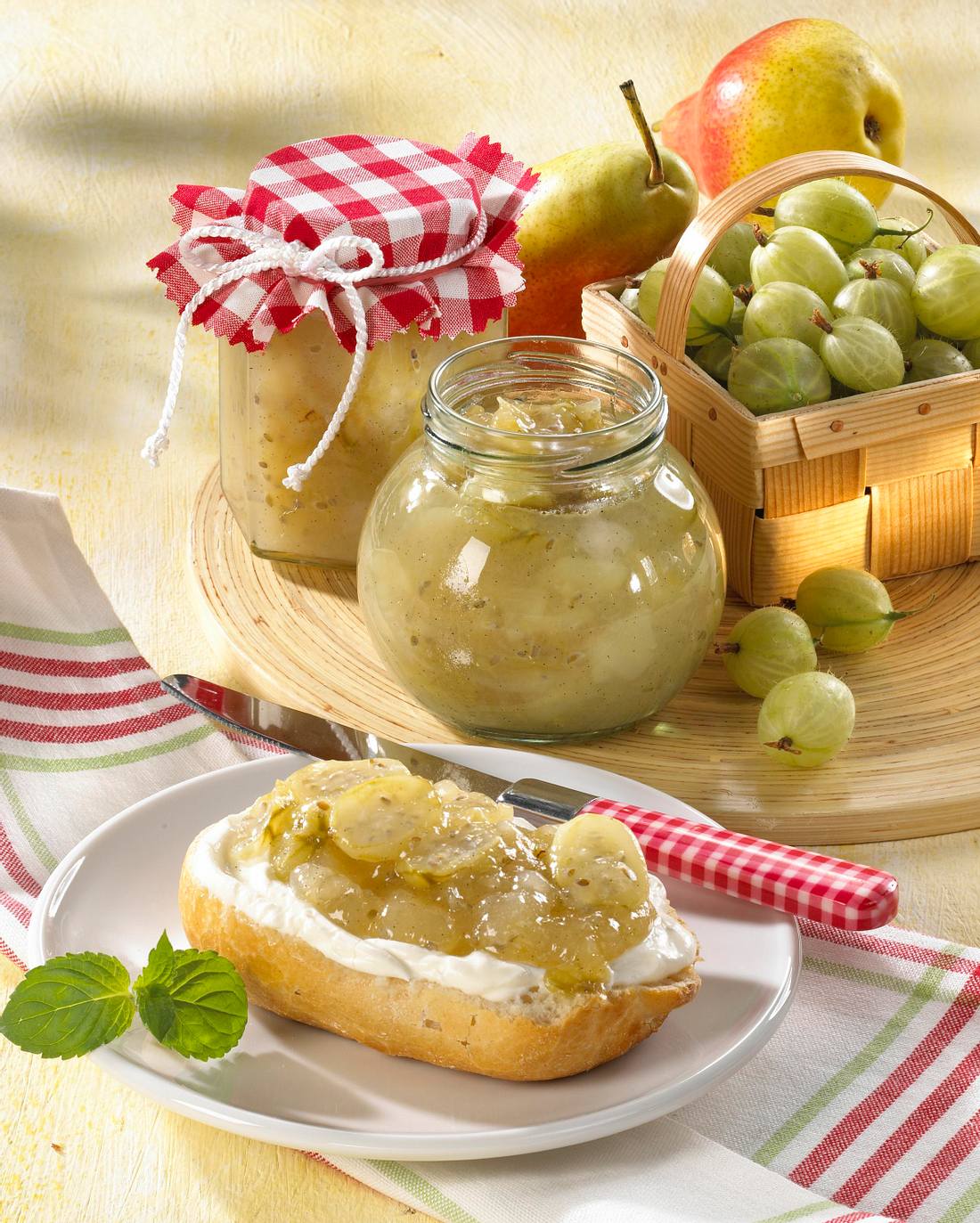 Stachelbeer-Birnen-Marmelade Rezept | LECKER