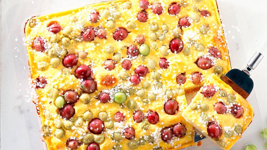 Stachelbeer-Marzipankuchen mit Schmandguss Rezept - Foto: Scarlini