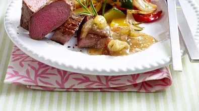 Stachelbeer-Relish zu Lammlachsen und Ofengemüse Rezept - Foto: LECKER @ Bauer Media Group