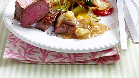 Stachelbeer-Relish zu Lammlachsen und Ofengemüse Rezept - Foto: House of Food / Bauer Food Experts KG