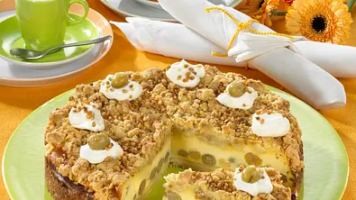Stachelbeer-Schmand-Torte mit Krokantstreuseln Rezept - Foto: LECKER @ Bauer Media Group