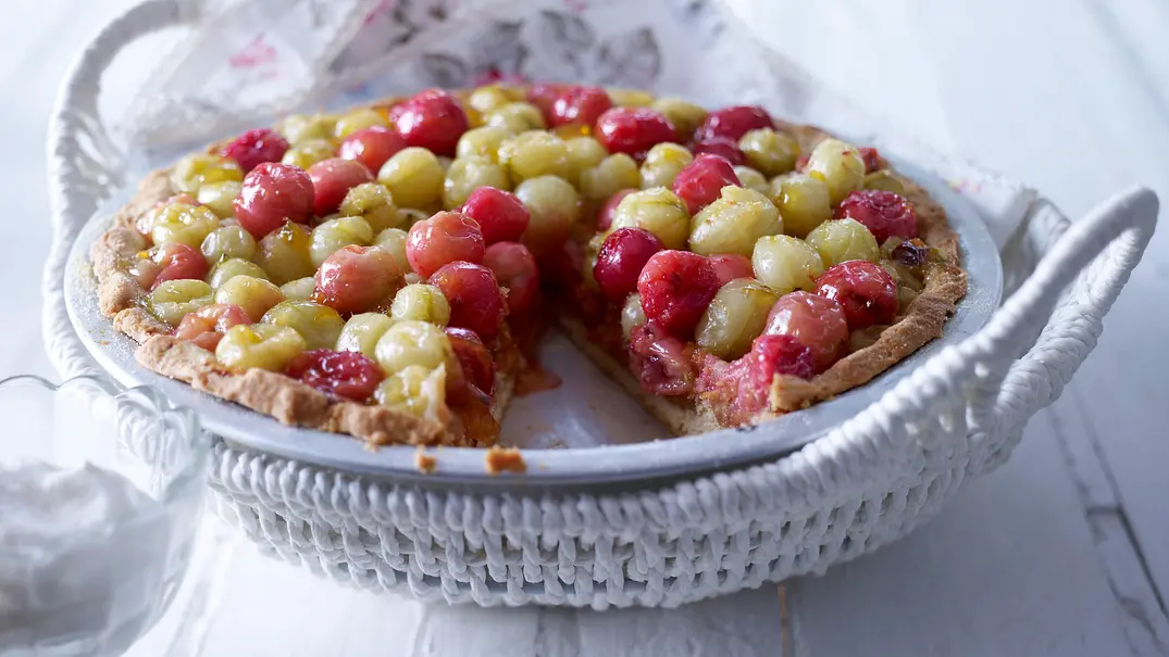 Stachelbeer-Tarte mit Cantuccini Rezept - Foto: LECKER @ Bauer Media Group