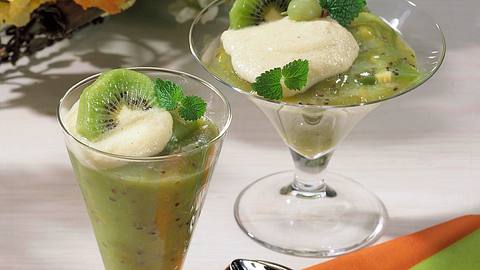 Stachelbeergrütze mit Grießschaum Rezept - Foto: House of Food / Bauer Food Experts KG