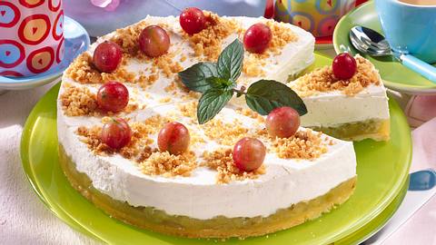 Stachelbeerkuchen mit frischen Früchten Rezept - Foto: House of Food / Bauer Food Experts KG