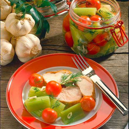 Stangensellerie mit Kirschtomaten Rezept