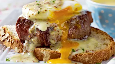 Steak Egg Benedict mit Senf Rezept - Foto: LECKER @ Bauer Media Group