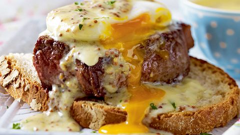 Steak Egg Benedict mit Senf Rezept - Foto: House of Food / Bauer Food Experts KG