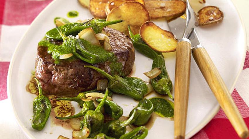 Steak mit Pimientos und Mojo verde Rezept - Foto: House of Food / Bauer Food Experts KG