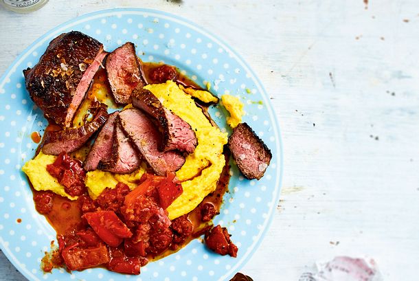 Steak mit Polenta und Paprikagemüse Rezept Steak mit Polenta und Paprikagemüse Rezept