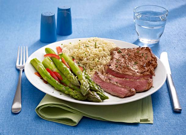 Steak mit Spargelspitzen Rezept