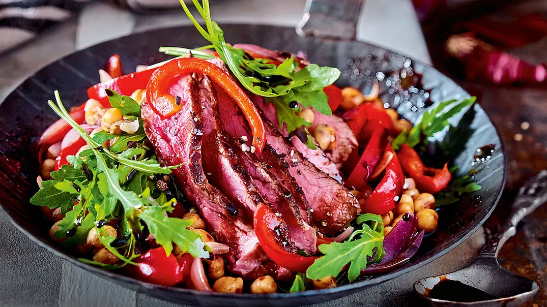 Steak-Pfanne mit Honig-Balsamico Rezept - Foto: LECKER @ Bauer Media Group Steak-Pfanne mit Honig-Balsamico Rezept - Foto: LECKER @ Bauer Media Group