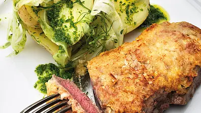 Steak Strindberg mit Petersilienkartoffelsalat Rezept - Foto: LECKER @ Bauer Media Group