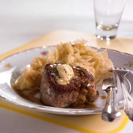 Steak zu Trüffelpüree mit Sauerkraut Rezept