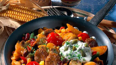 Steakhouse-Pfanne mit Sour Cream Rezept - Foto: LECKER @ Bauer Media Group