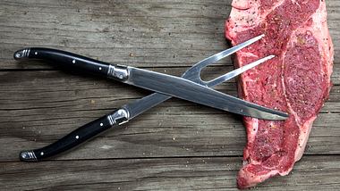 Steakmesser - Steak - Messer - Fleisch - Klinge - Foto: iStock/MadCircles