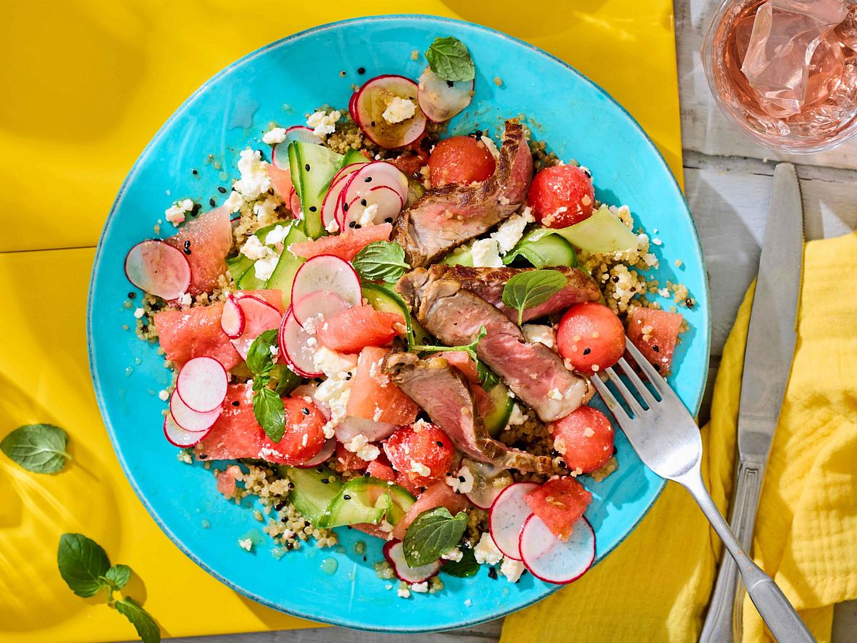 Steakstreifen auf Wassermelonen-Salat Rezept