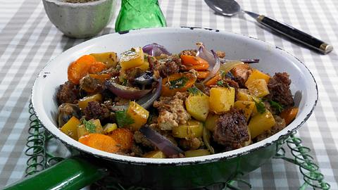 Steckrüben-Pfanne mit Hack Rezept - Foto: Pretscher, Tillmann