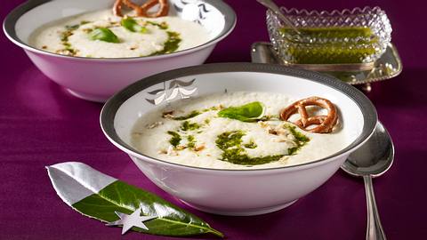 Steckrüben-Schaumsüppchen mit Pesto Rezept - Foto: House of Food / Bauer Food Experts KG