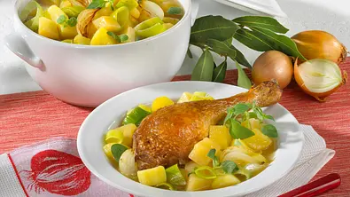 Steckrübeneintopf mit Entenkeulen Rezept - Foto: LECKER @ Bauer Media Group