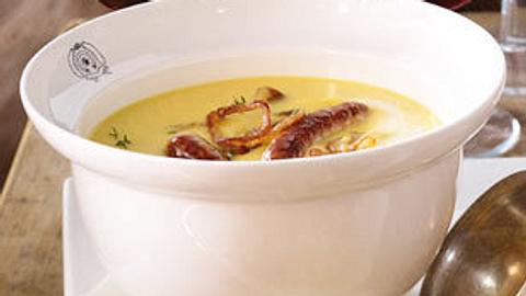 Steckrübensuppe mit Rostbratwürstl Rezept - Foto: House of Food / Bauer Food Experts KG