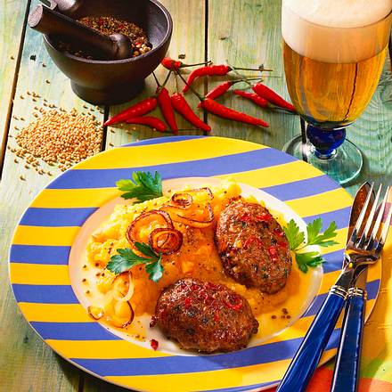 Steckrüben-Möhren-Püree mit geröstetem Sesam Rezept Steckrüben-Möhren-Püree mit geröstetem Sesam Rezept