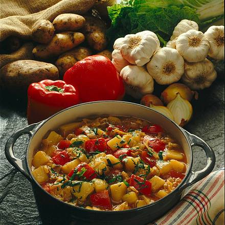 Steckrüben-Topf mit Paprika Rezept Steckrüben-Topf mit Paprika Rezept