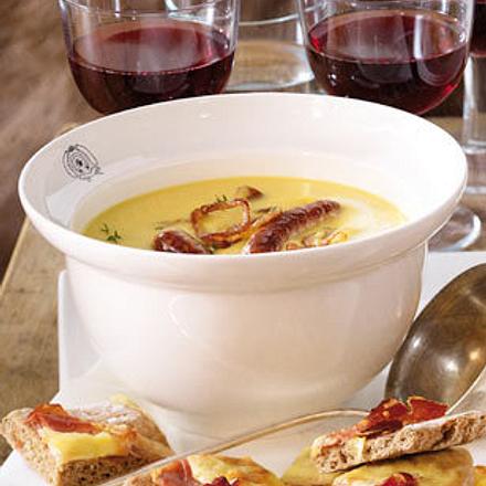 Steckrübensuppe mit Rostbratwürstl Rezept Steckrübensuppe mit Rostbratwürstl Rezept