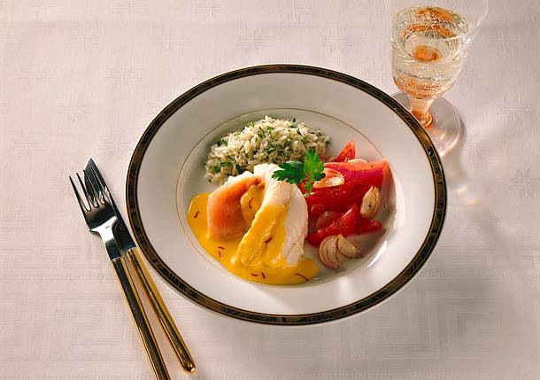 Steinbeißerfilet mit Lachs in Safransoße Rezept Steinbeißerfilet mit Lachs in Safransoße Rezept