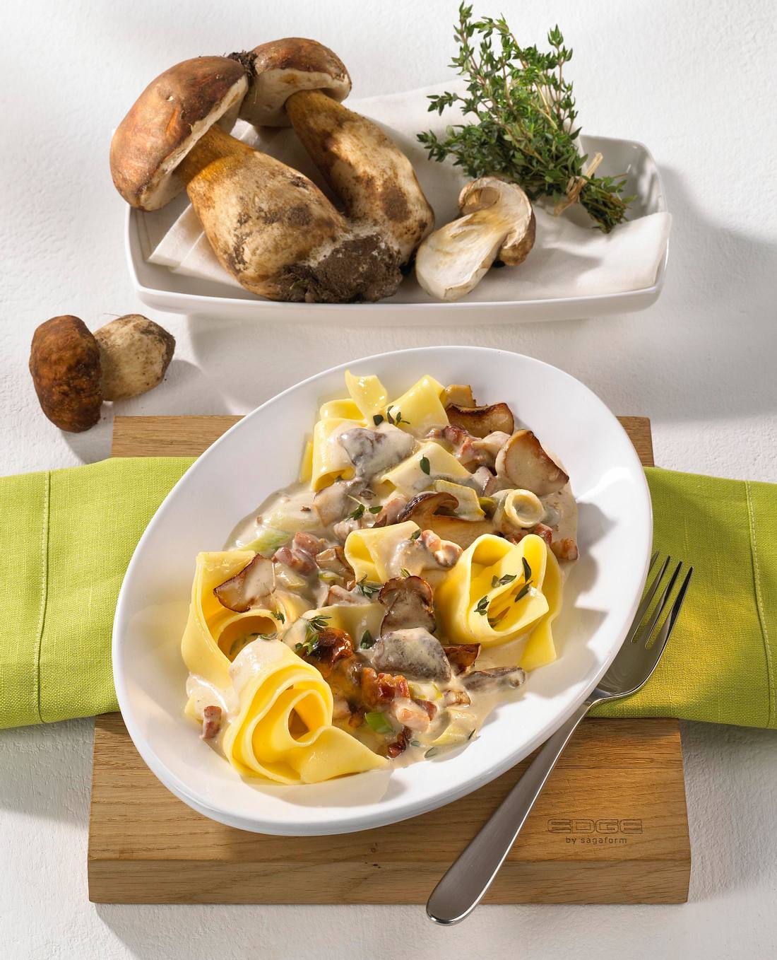 Steinpilzragout mit Bandnudeln Rezept | LECKER
