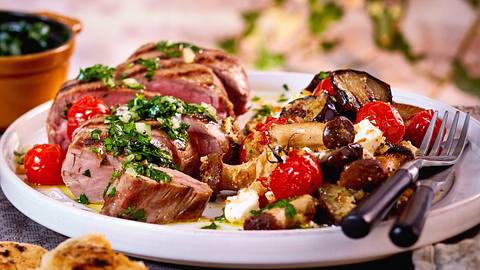Steintinisches Schweinefilet vom Feuerrost Rezept - Foto: House of Food / Bauer Food Experts KG