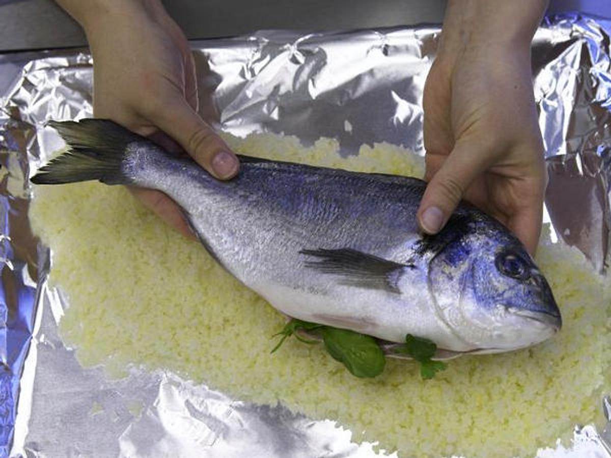 Fisch in Salzkruste - Schritt 3: