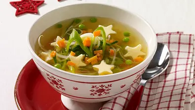 Sternchen-Suppe Rezept - Foto: LECKER @ Bauer Media Group
