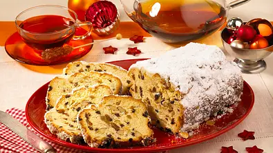 Stollen aus der Kastenform Rezept - Foto: LECKER @ Bauer Media Group