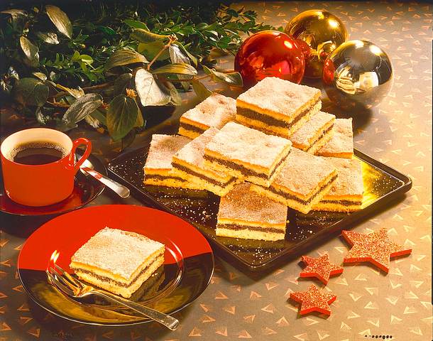 Stollen vom Blech mit Mohnfüllung Rezept Stollen vom Blech mit Mohnfüllung Rezept