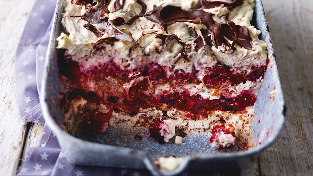Stracciatella-Kirsch-Lasagne Rezept - Foto: LECKER @ Bauer Media Group