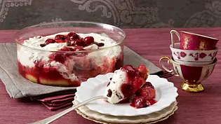 Stracciatella-Kirsch-Tiramisu Rezept - Foto: LECKER @ Bauer Media Group Stracciatella-Kirsch-Tiramisu Rezept - Foto: LECKER @ Bauer Media Group