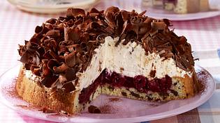 Stracciatella-Kirsch-Torte Rezept - Foto: LECKER @ Bauer Media Group