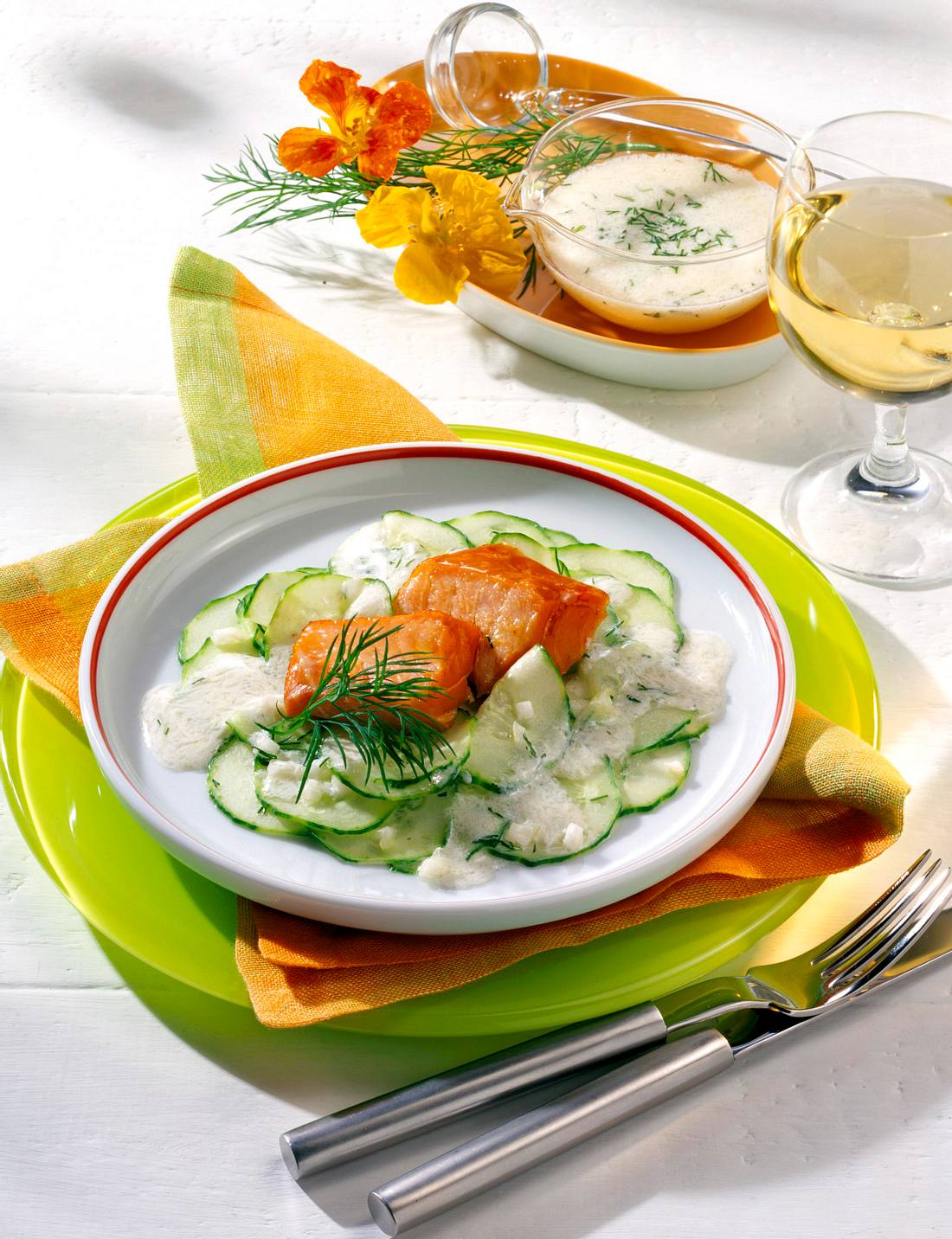 Stremellachs auf Gurkensalat Rezept Stremellachs auf Gurkensalat Rezept