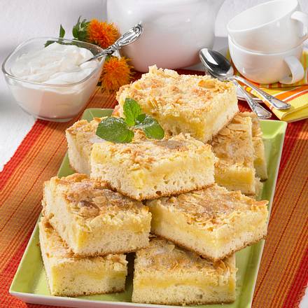 Streusel-Butterkuchen mit Mandeln Rezept