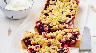 Streuseltarte mit Brombeeren Rezept - Foto: LECKER @ Bauer Media Group