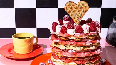 Striped Waffle Cake Zitrone-Mohn meets Red Vanilla Rezept - Foto: LECKER @ Bauer Media Group