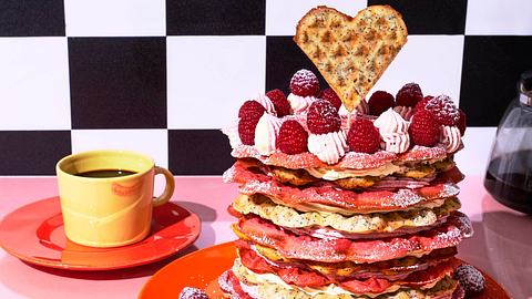 Striped Waffle Cake Zitrone-Mohn meets Red Vanilla Rezept - Foto: House of Food / Bauer Food Experts KG