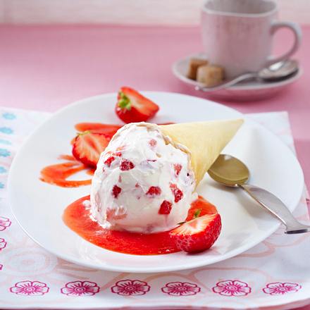Strudelteig-Hörnchen gefüllt mit Erdbeerquark Rezept