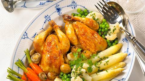 Stubenküken mit Vierländer Gemüse Rezept - Foto: House of Food / Bauer Food Experts KG