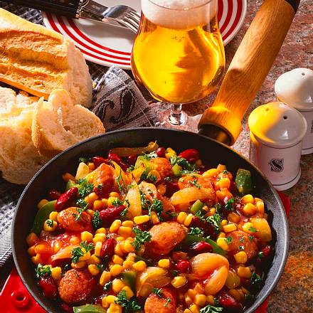 Süß-saure Gemüse- Wurstpfanne Rezept Süß-saure Gemüse- Wurstpfanne Rezept