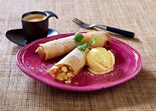 Süße Frühlingsrollen mit Vanilleeis Rezept Süße Frühlingsrollen mit Vanilleeis Rezept